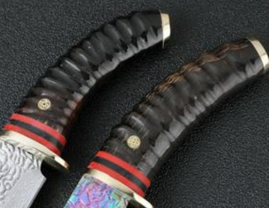 Discover the Craftsmanship of the VG10 Damascus Steel Fixed Blade Knife